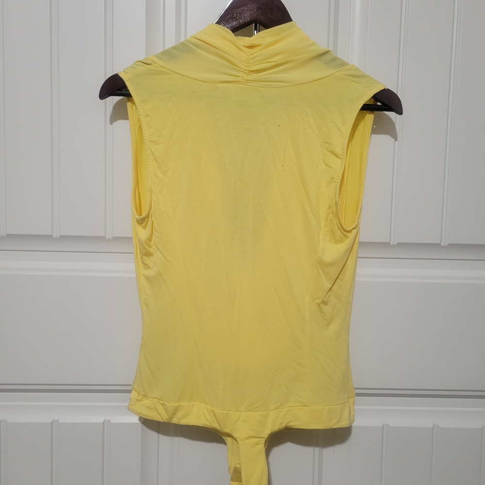 Sleeveless Thong Yellow Draped V-Neck Bodysuit - EVA MENDES - Picture 2 of 7
